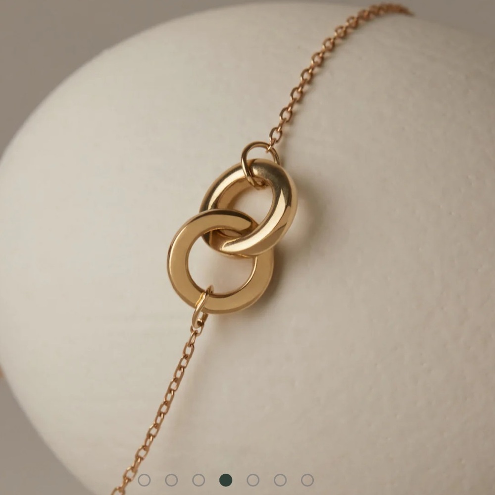 Au Rate Connection Necklace -Elegant Gold Interlocking Circle Necklace - Picture 2 of 8